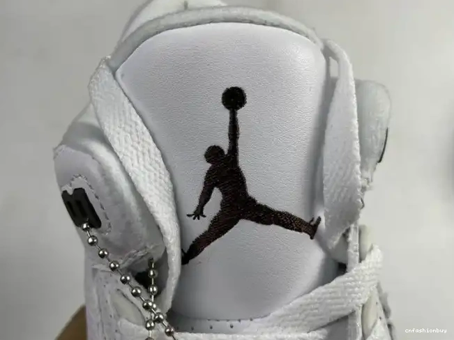 3 Jordan Retro Air (2018) 136064-122 Mocha 0603